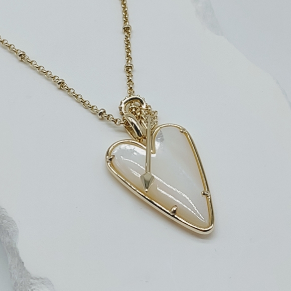 Kendra Scott Ansley Heart Arrow Pendant Necklace - Picture 4 of 7